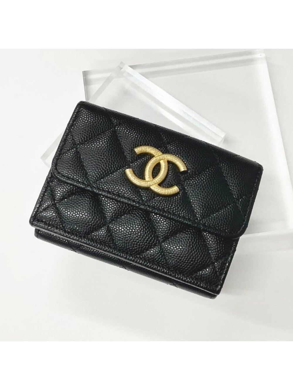 Chanel Caviar Leather CC Logo Small Wallet Foldable